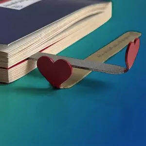 نشانگر فلزی کتاب «دل»